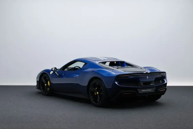 Ferrari 296 GTS din 2025 cu 4.300 km - oferta FER249066 - foto 8