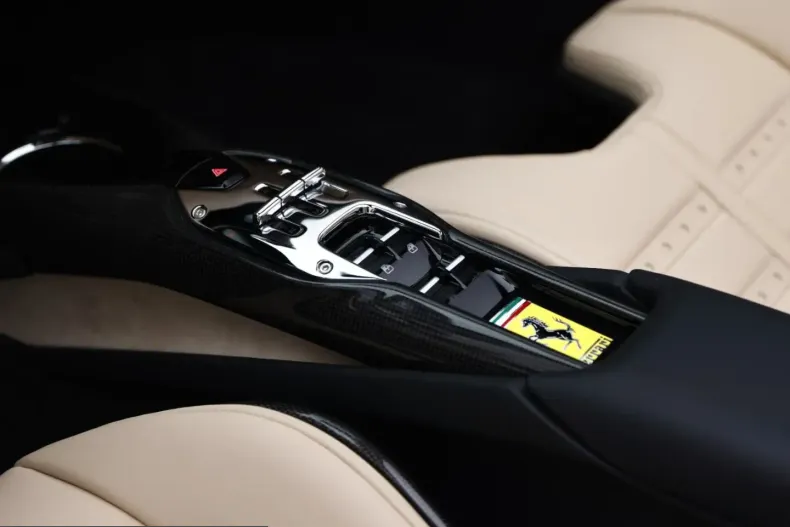 Ferrari 296 GTS din 2025 cu 4.300 km - oferta FER249066 - foto 19