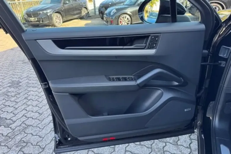 Porsche Cayenne din 2024 cu 23.834 km - oferta POR249090 - foto 15