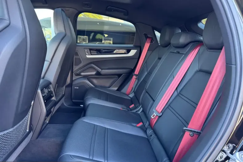Porsche Cayenne din 2024 cu 23.834 km - oferta POR249090 - foto 16