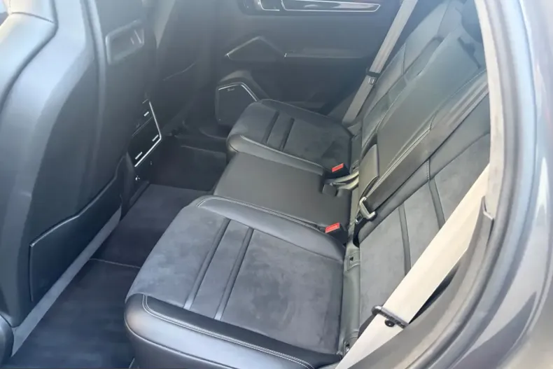 Porsche Cayenne din 2023 cu 64.200 km - oferta POR249091 - foto 20