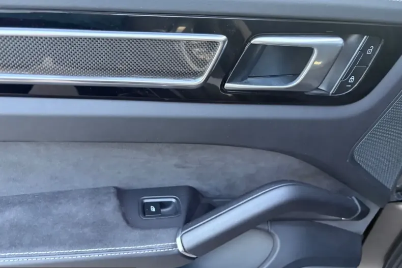 Porsche Cayenne din 2023 cu 64.200 km - oferta POR249091 - foto 22
