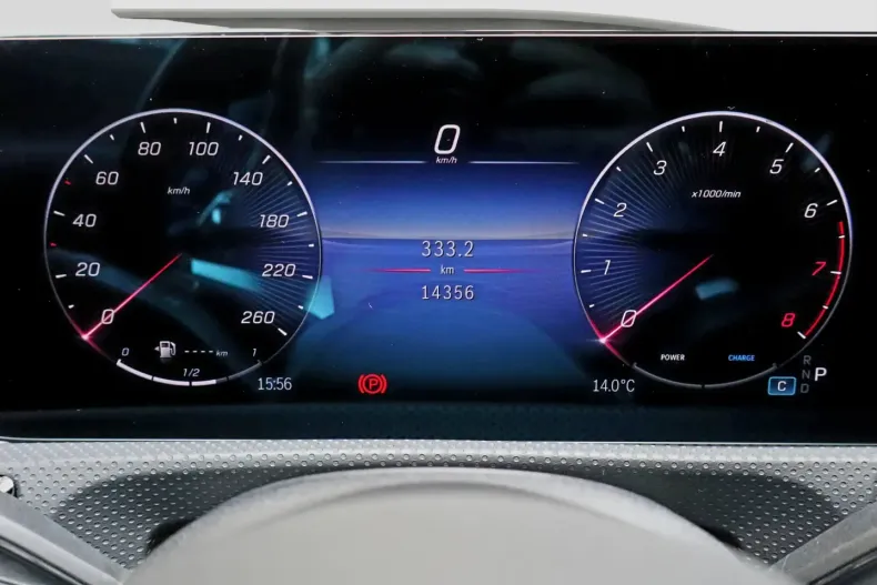 Mercedes-Benz CLA 180 7G-DCT AMG Line din 2024 cu 14.500 km - oferta MER249126 - foto 22