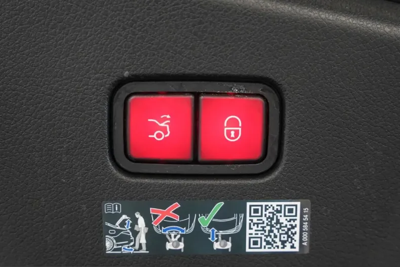 Mercedes-Benz CLE 300 (Clasa CLE) din 2025 cu 3.850 km - oferta MER249150 - foto 15