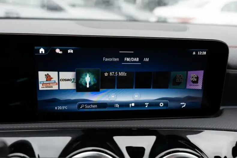 Mercedes-Benz CLA 250 (Clasa CLA) din 2025 cu 8.844 km - oferta MER249196 - foto 9