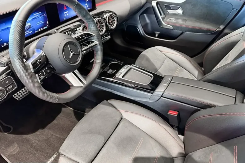 Mercedes-Benz CLA 250 (Clasa CLA) din 2025 cu 7.700 km - oferta MER249197 - foto 10