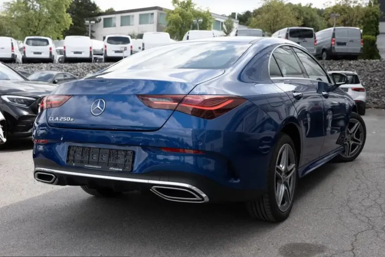 Mercedes-Benz CLA 250 (Clasa CLA) din 2025 cu 7.810 km - oferta MER249199 - foto 3