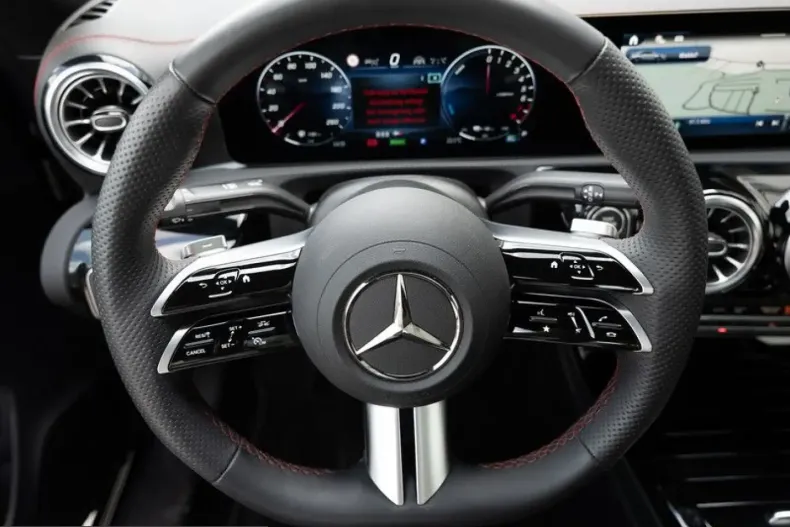 Mercedes-Benz CLA 250 (Clasa CLA) din 2025 cu 7.810 km - oferta MER249199 - foto 7