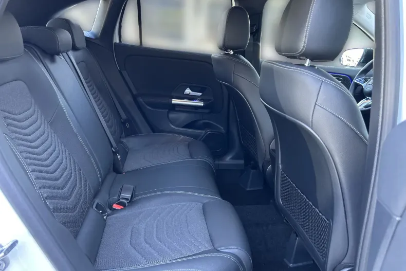 Mercedes-Benz GLA din 2026 cu 3.000 km - oferta MER249214 - foto 14