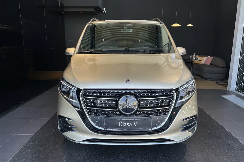 Mercedes-Benz V din 2026 cu 3.000 km - oferta MER249222 - foto 1