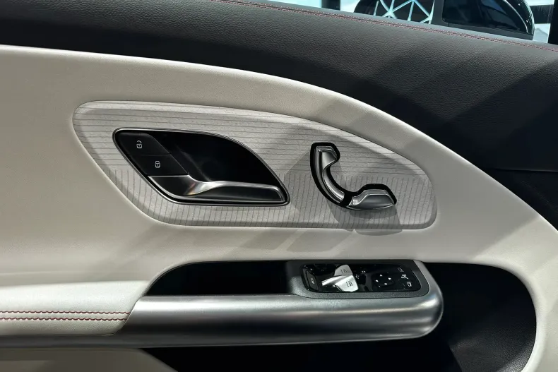 Mercedes-Benz CLA 250 (Clasa CLA) din 2025 cu 3.000 km - oferta MER249223 - foto 6