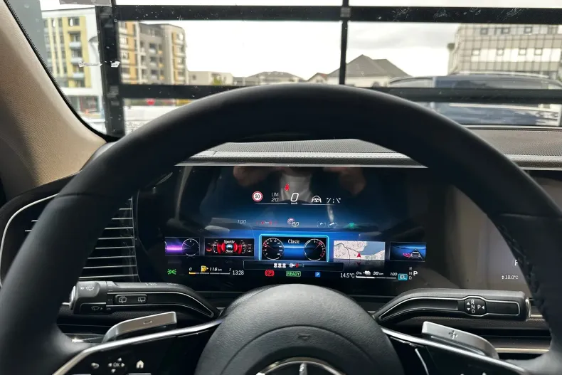 Mercedes-Benz GLE 400 (Clasa GLE) din 2025 cu 15 km - oferta MER249224 - foto 14