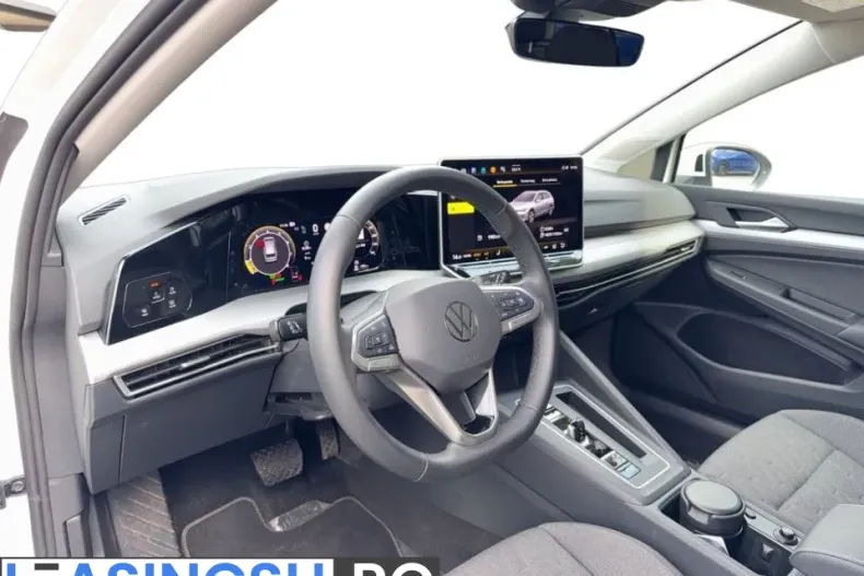 Volkswagen Golf din 2025 cu 3.348 km - oferta VOL249243 - foto 5