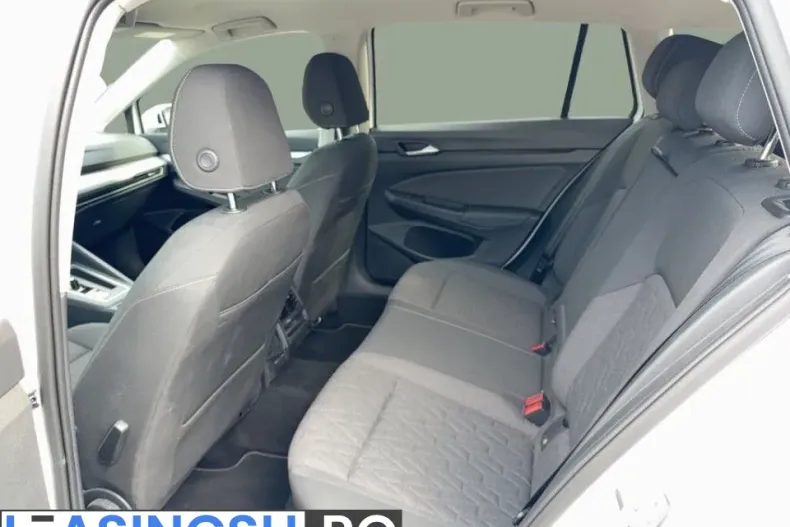Volkswagen Golf din 2025 cu 3.348 km - oferta VOL249243 - foto 6