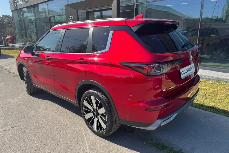Mitsubishi Outlander din 2025 cu 1 km - oferta MIT249245 - foto 2