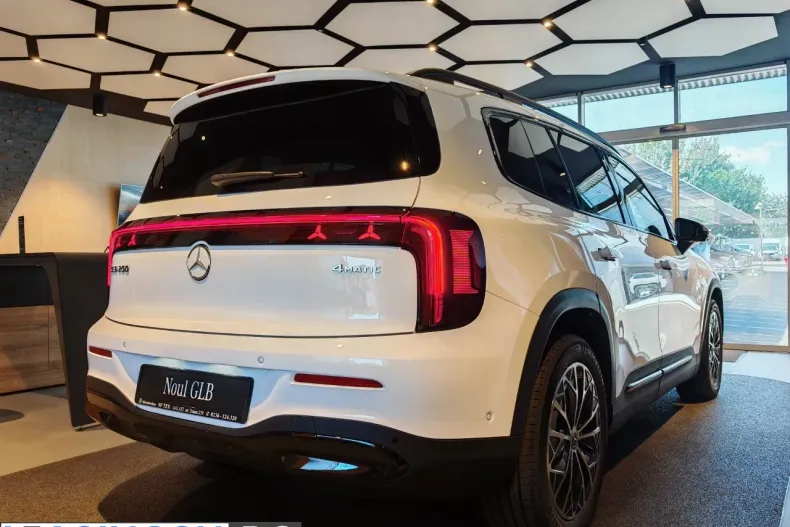 Mercedes-Benz GLB 200 (Clasa GLB) din 2026 cu 1 km - oferta MER249259 - foto 13