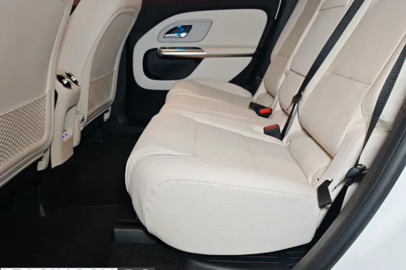 Mercedes-Benz GLB 200 (Clasa GLB) din 2026 cu 1 km - oferta MER249259 - foto 22