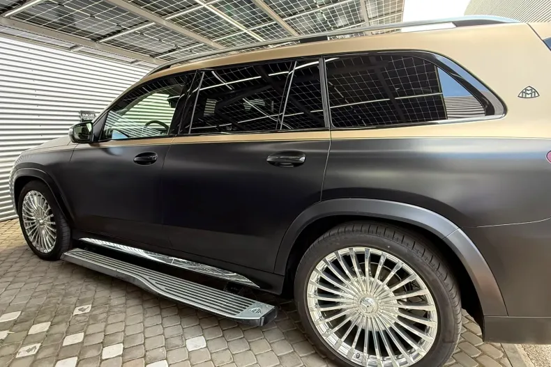 Mercedes-Benz GLS 600 (Clasa GLS) din 2023 cu 12.115 km - oferta MER249262 - foto 9