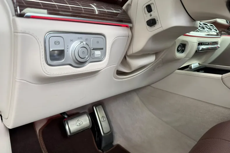 Mercedes-Benz GLS 600 (Clasa GLS) din 2023 cu 12.115 km - oferta MER249262 - foto 39