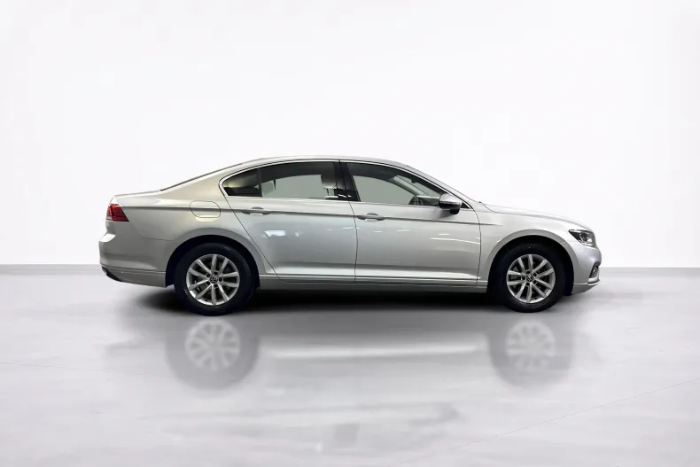 Volkswagen Passat din 2022 cu 82.542 km - oferta VOL249287 - foto 6