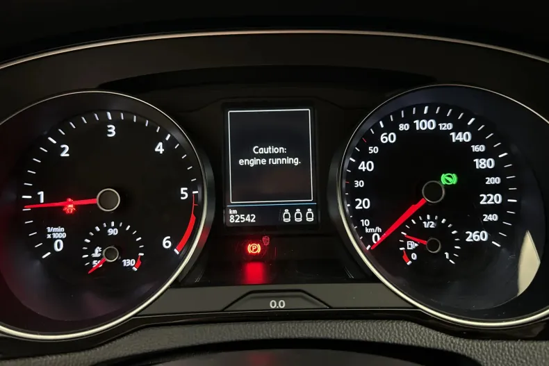 Volkswagen Passat din 2022 cu 82.542 km - oferta VOL249287 - foto 10