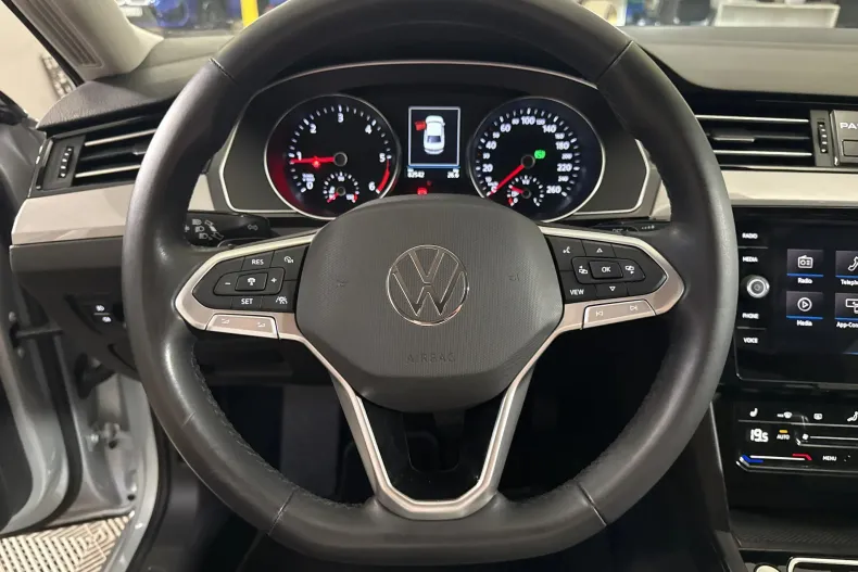 Volkswagen Passat din 2022 cu 82.542 km - oferta VOL249287 - foto 16