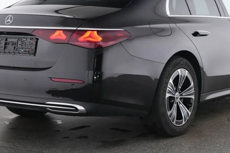 Mercedes-Benz E 220 (Clasa E) din 2025 cu 43.142 km - oferta MER249289 - foto 4