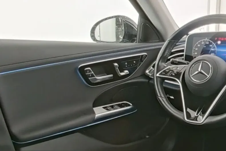 Mercedes-Benz E 220 (Clasa E) din 2025 cu 43.142 km - oferta MER249289 - foto 8