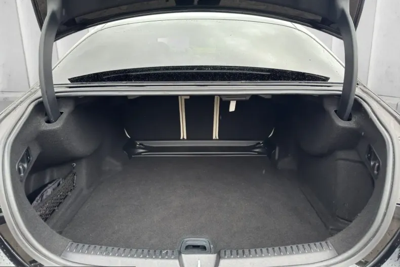 Mercedes-Benz E 200 (Clasa E) din 2025 cu 15.985 km - oferta MER249291 - foto 12