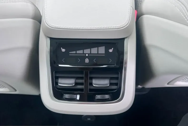 Volvo XC90 din 2024 cu 26.355 km - oferta VOL249299 - foto 16