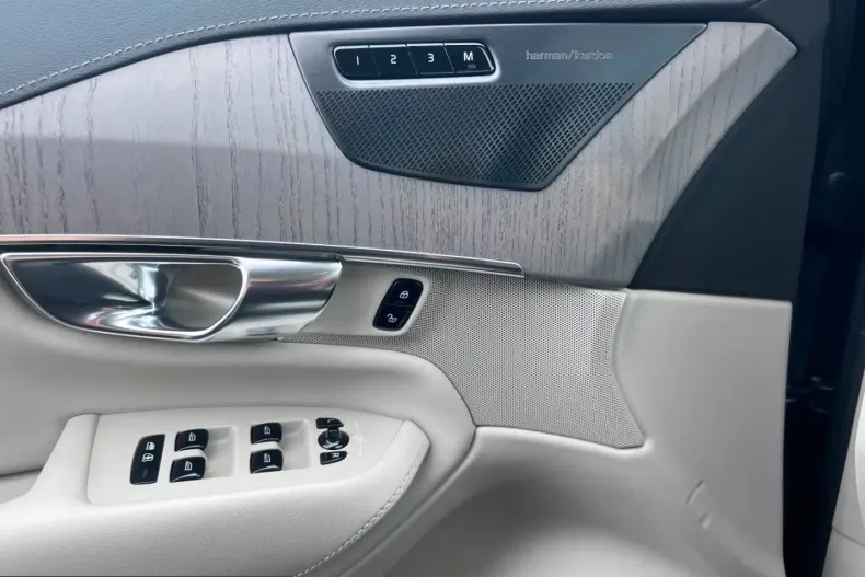 Volvo XC90 din 2024 cu 26.355 km - oferta VOL249299 - foto 19