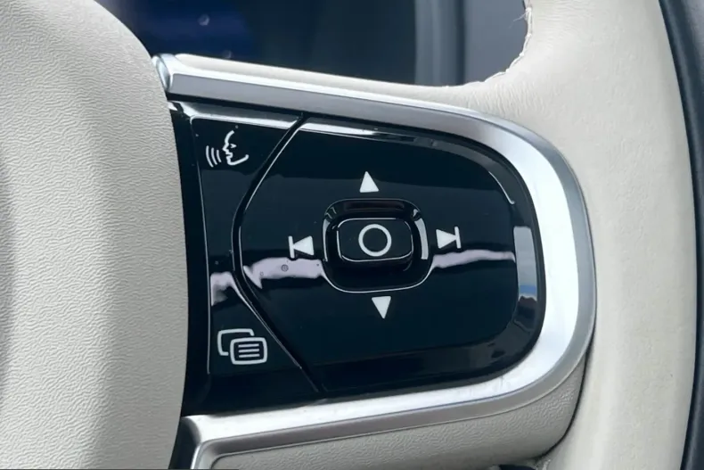 Volvo XC90 din 2024 cu 26.355 km - oferta VOL249299 - foto 22