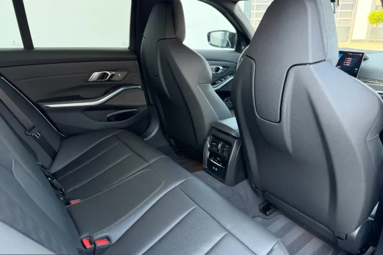 BMW M3 (Seria 3) din 2024 cu 47.977 km - oferta BMW249309 - foto 23