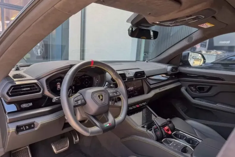 Lamborghini Urus din 2025 cu 9.500 km - oferta LAM249316 - foto 9