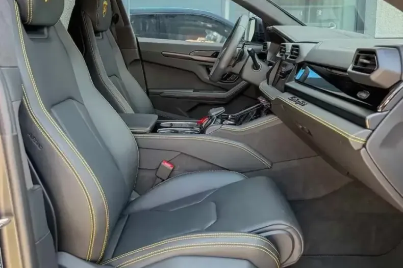 Lamborghini Urus din 2025 cu 9.500 km - oferta LAM249316 - foto 17