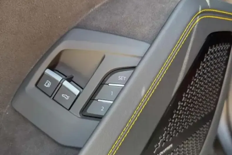 Lamborghini Urus din 2025 cu 9.500 km - oferta LAM249316 - foto 21