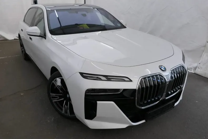BMW 740 (Seria 7) din 2025 cu 27.934 km - oferta BMW249318 - foto 1