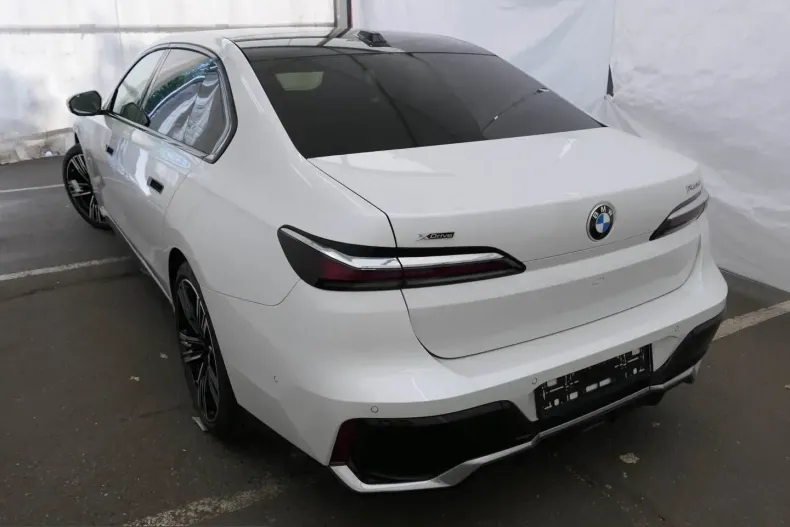 BMW 740 (Seria 7) din 2025 cu 27.934 km - oferta BMW249318 - foto 8