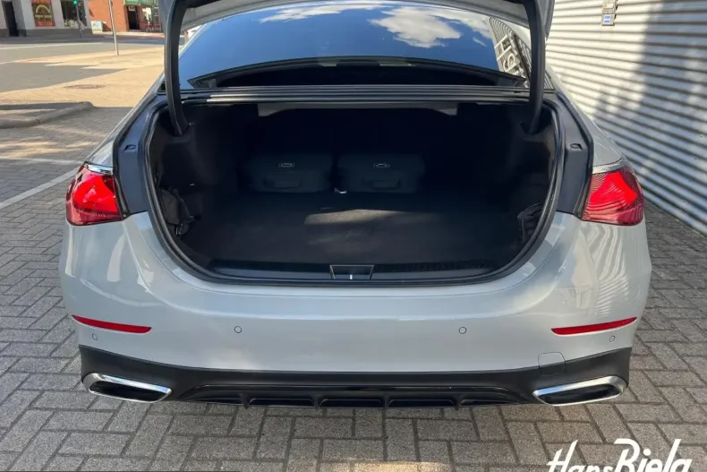 Mercedes-Benz E 300 (Clasa E) din 2025 cu 26.666 km - oferta MER249323 - foto 7