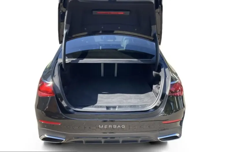 Mercedes-Benz E 300 (Clasa E) din 2025 cu 49.552 km - oferta MER249326 - foto 5
