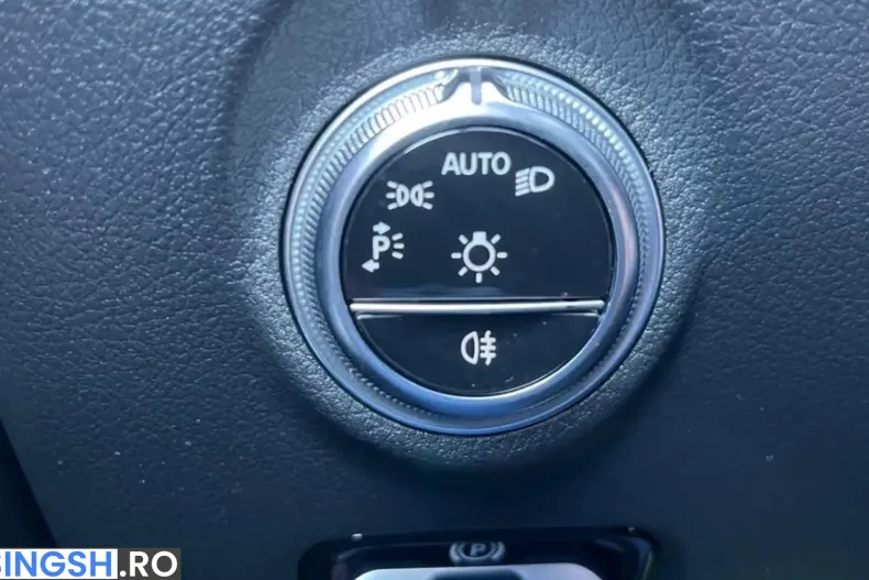 Mercedes-Benz C 300 (Clasa C) din 2025 cu 11.526 km - oferta MER249340 - foto 11