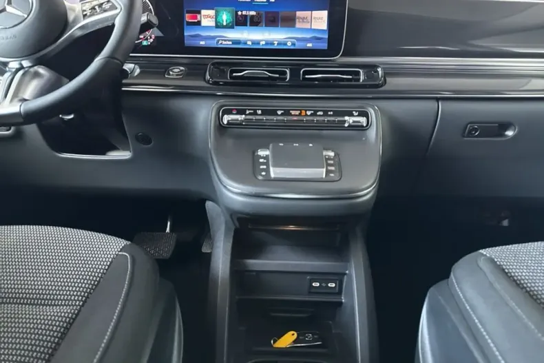Mercedes-Benz V 220 (Clasa V) din 2025 cu 20.371 km - oferta MER249342 - foto 11