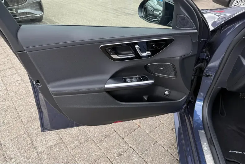 Mercedes-Benz C 300 (Clasa C) din 2025 cu 21.214 km - oferta MER249344 - foto 14