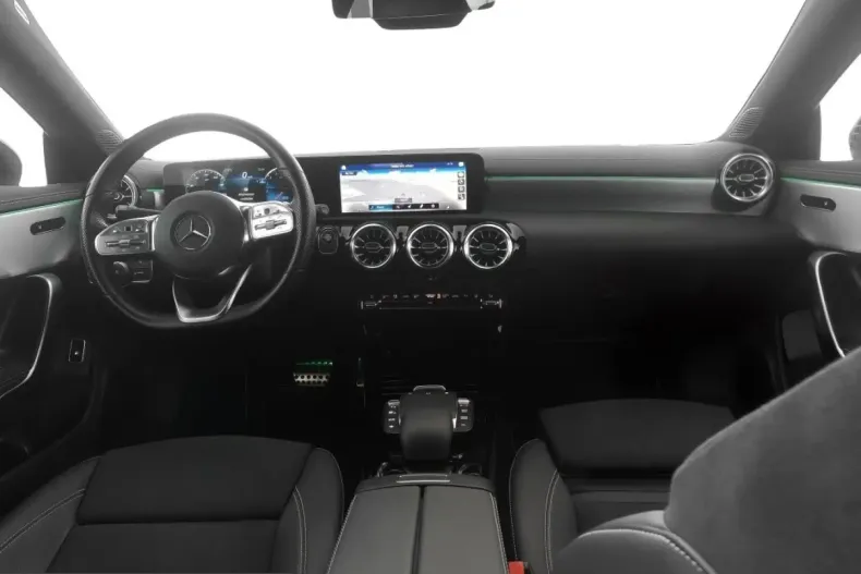 Mercedes-Benz CLA 250 (Clasa CLA) din 2021 cu 37.394 km - oferta MER249345 - foto 16