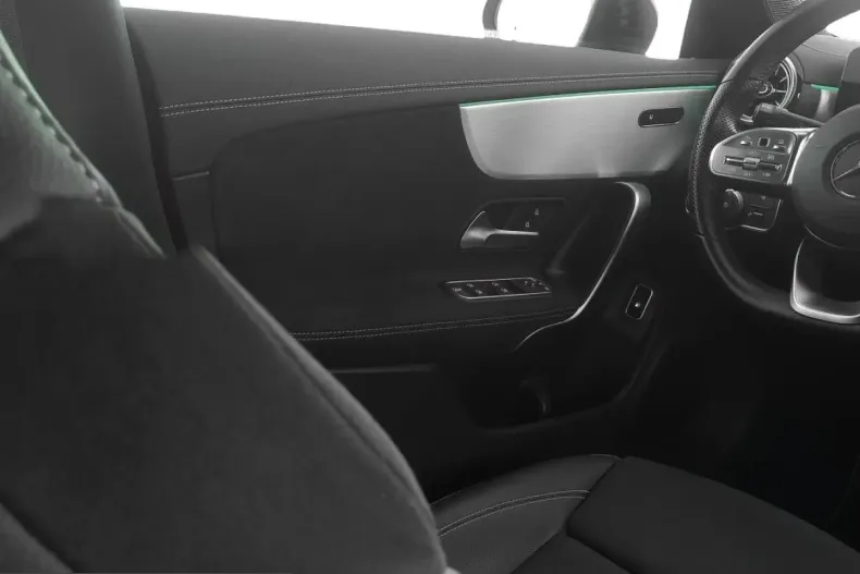 Mercedes-Benz CLA 250 (Clasa CLA) din 2021 cu 37.394 km - oferta MER249345 - foto 21