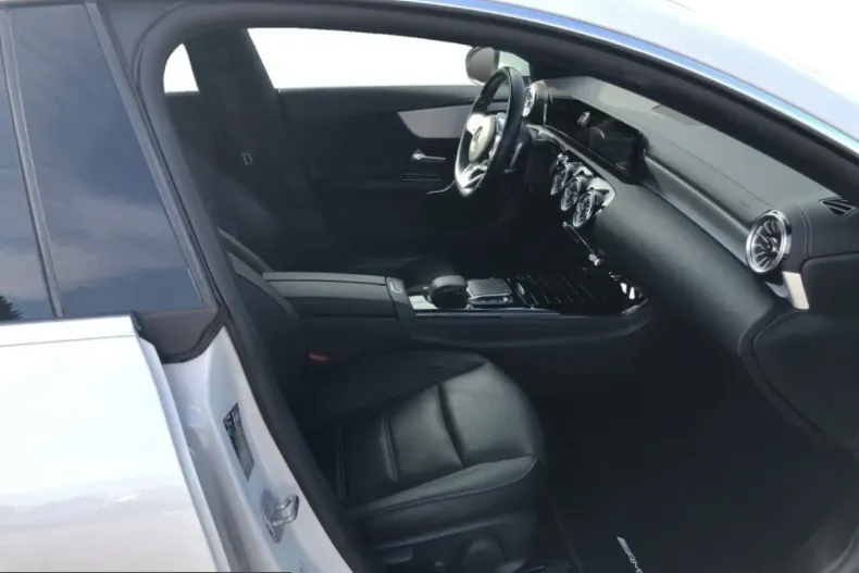 Mercedes-Benz CLA 250 (Clasa CLA) din 2023 cu 79.238 km - oferta MER249346 - foto 8