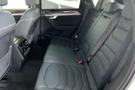 Volkswagen Touareg din 2024 cu 78.585 km - oferta VOL249356 - foto 10