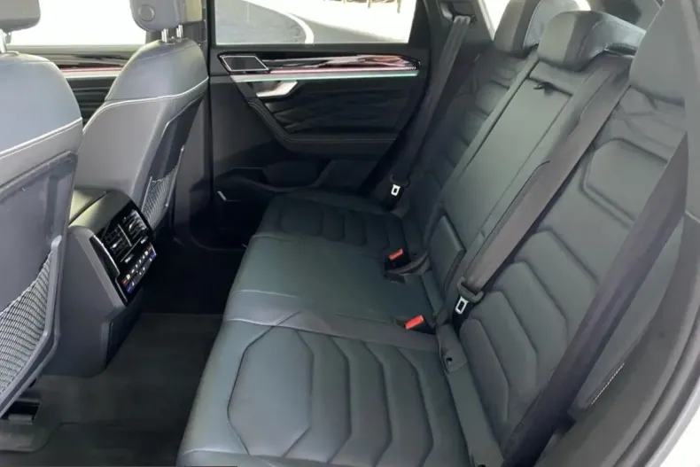 Volkswagen Touareg din 2024 cu 78.585 km - oferta VOL249356 - foto 10
