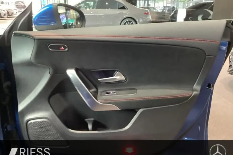 Mercedes-Benz CLA 250 (Clasa CLA) din 2025 cu 8.969 km - oferta MER249361 - foto 10
