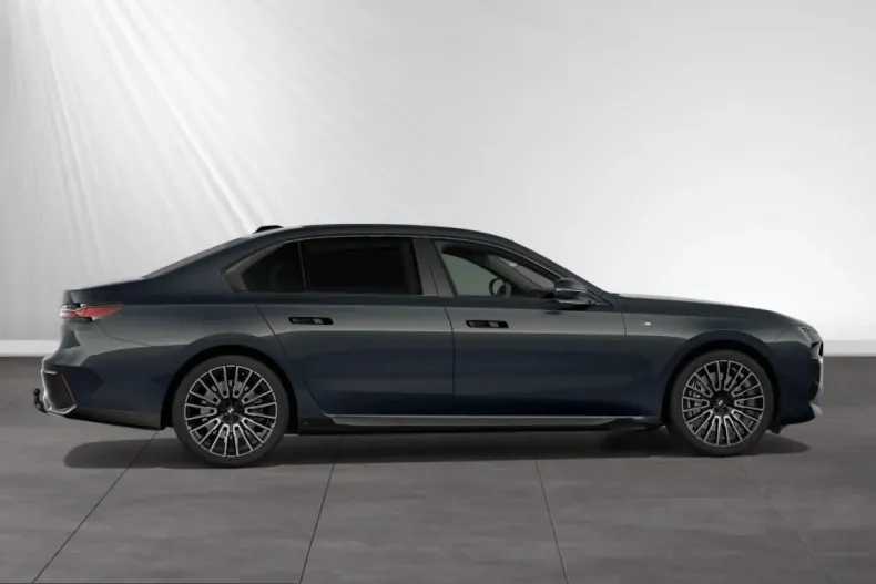 BMW 750 (Seria 7) din 2024 cu 9.340 km - oferta BMW249364 - foto 11